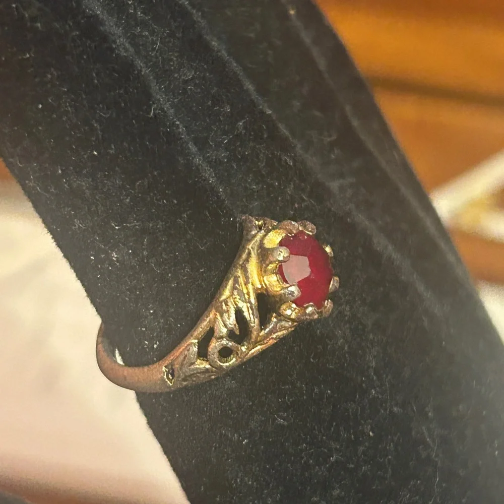 Vintage .925 Ruby Red Solitaire Filigree Ring Size 7.5